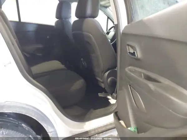 KL7CJKSB1LB066809 2020 CHEVROLET TRAX - Image 8