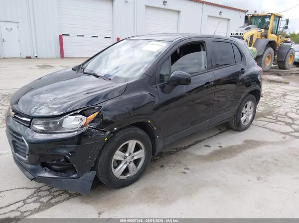 KL7CJKSB1LB090205 2020 CHEVROLET TRAX - Image 2