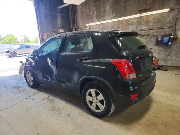 KL7CJKSB1LB092570 2020 CHEVROLET TRAX - Image 2