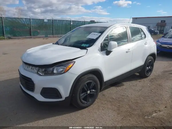 KL7CJKSB1LB092911 2020 CHEVROLET TRAX - Image 2