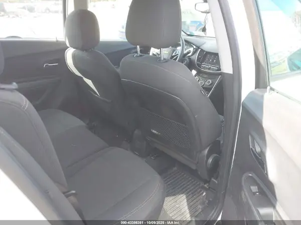 KL7CJKSB1LB092911 2020 CHEVROLET TRAX - Image 8