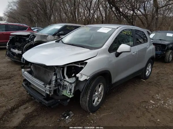 KL7CJKSB1LB317988 2020 CHEVROLET TRAX - Image 2