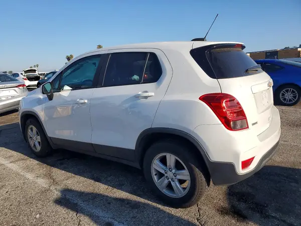 KL7CJKSB1LB320583 2020 CHEVROLET TRAX - Image 2