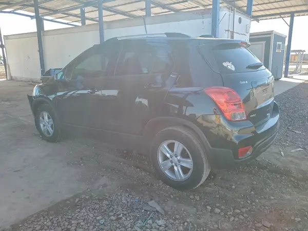 KL7CJKSB1LB321829 2020 CHEVROLET TRAX - Image 2