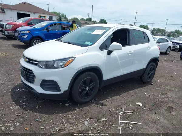 KL7CJKSB1LB322558 2020 CHEVROLET TRAX - Image 2