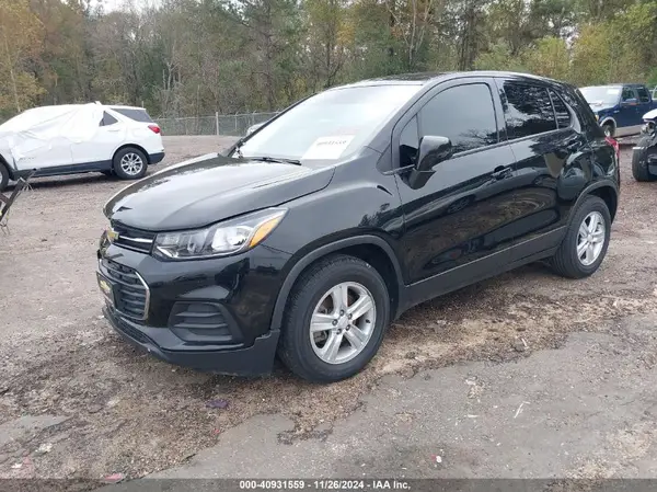 KL7CJKSB1LB323242 2020 CHEVROLET TRAX - Image 2