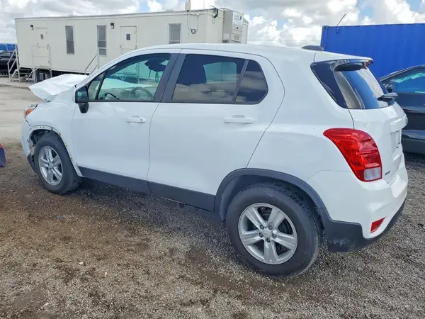 KL7CJKSB1LB326299 2020 CHEVROLET TRAX - Image 2