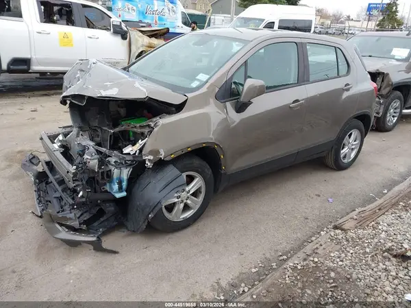 KL7CJKSB1LB342485 2020 CHEVROLET TRAX - Image 2