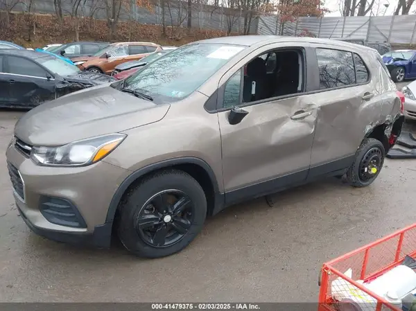 KL7CJKSB1LB343989 2020 CHEVROLET TRAX - Image 2