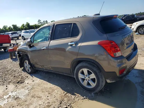KL7CJKSB1LB348769 2020 CHEVROLET TRAX - Image 2