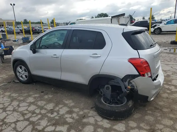 KL7CJKSB1MB303669 2021 CHEVROLET TRAX - Image 2