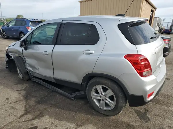 KL7CJKSB1MB312145 2021 CHEVROLET TRAX - Image 2
