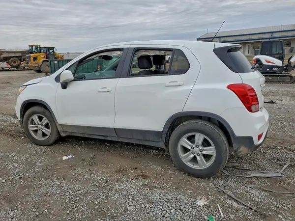 KL7CJKSB1MB315708 2021 CHEVROLET TRAX - Image 2