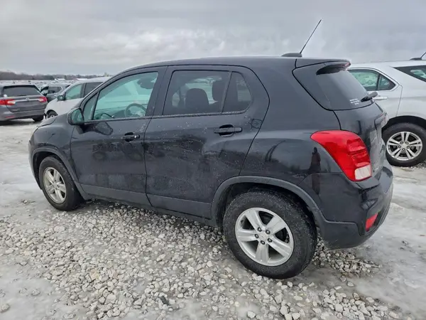 KL7CJKSB1MB316843 2021 CHEVROLET TRAX - Image 2