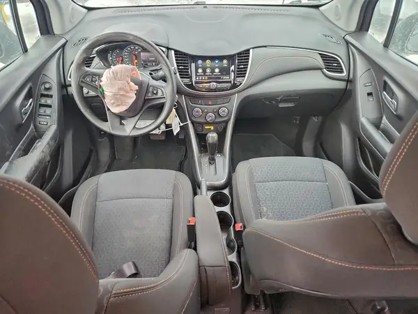 KL7CJKSB1MB316843 2021 CHEVROLET TRAX - Image 8