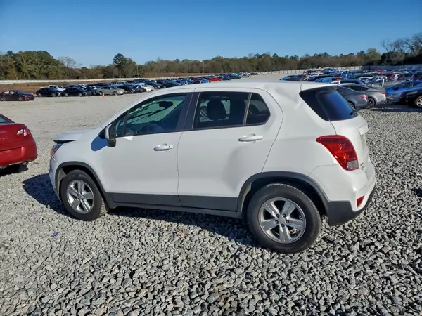 KL7CJKSB1MB323016 2021 CHEVROLET TRAX - Image 2