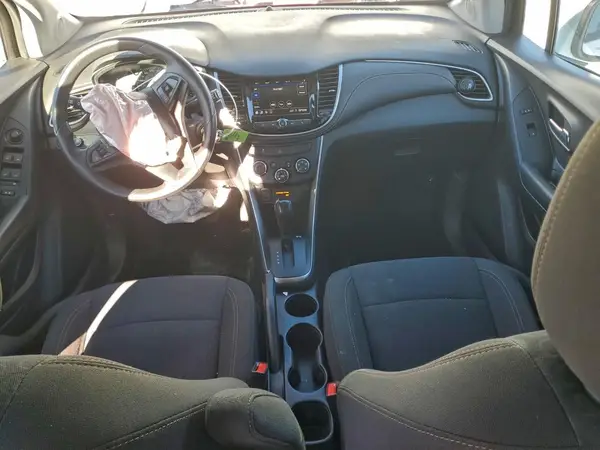 KL7CJKSB1MB323016 2021 CHEVROLET TRAX - Image 8
