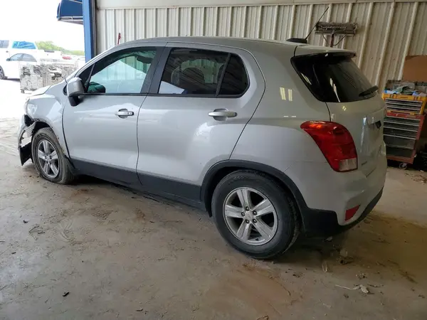 KL7CJKSB1MB336848 2021 CHEVROLET TRAX - Image 2