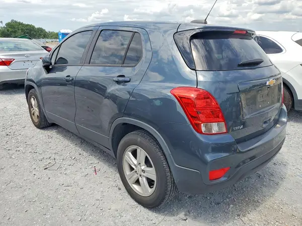 KL7CJKSB1MB349163 2021 CHEVROLET TRAX - Image 2