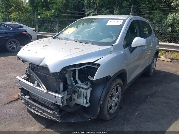 KL7CJKSB2GB504887 2016 CHEVROLET TRAX - Image 2