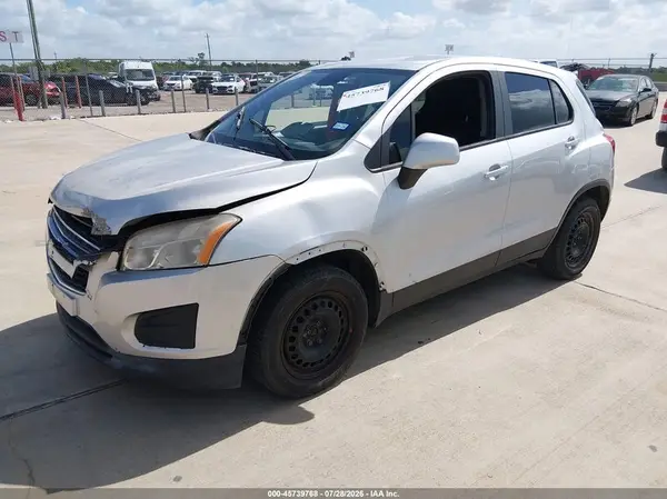 KL7CJKSB2GB545472 2016 CHEVROLET TRAX - Image 2