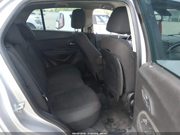 KL7CJKSB2GB545472 2016 CHEVROLET TRAX - Image 8