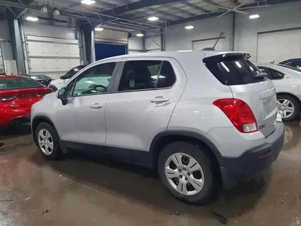 KL7CJKSB2GB583722 2016 CHEVROLET TRAX - Image 2