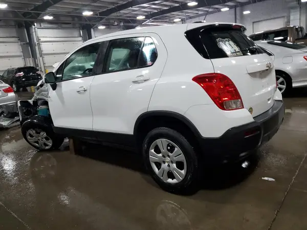 KL7CJKSB2GB621417 2016 CHEVROLET TRAX - Image 2