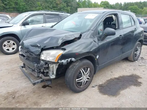 KL7CJKSB2GB640081 2016 CHEVROLET TRAX - Image 2