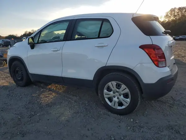 KL7CJKSB2GB665756 2016 CHEVROLET TRAX - Image 2
