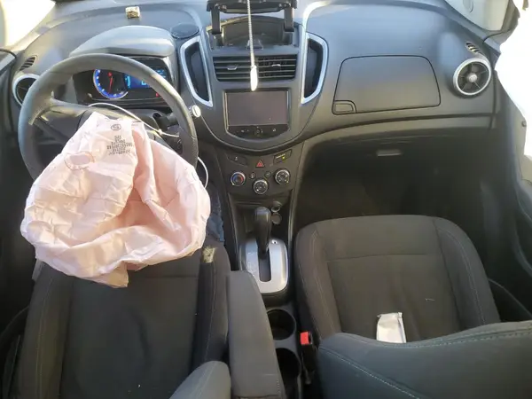 KL7CJKSB2GB665756 2016 CHEVROLET TRAX - Image 8