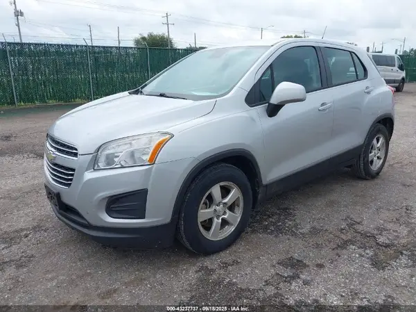 KL7CJKSB2GB666390 2016 CHEVROLET TRAX - Image 2