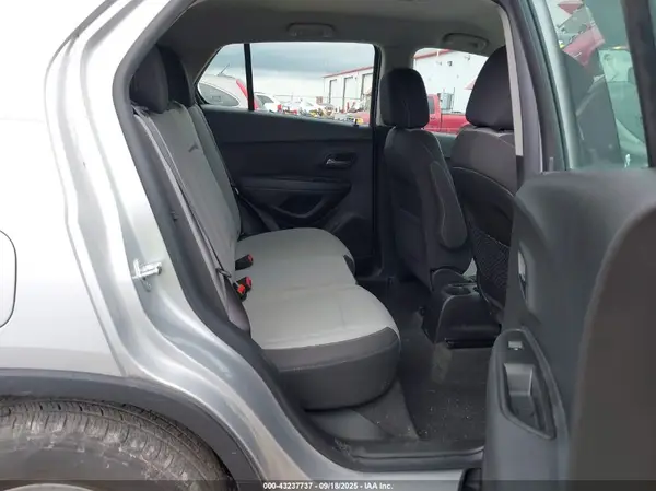 KL7CJKSB2GB666390 2016 CHEVROLET TRAX - Image 8