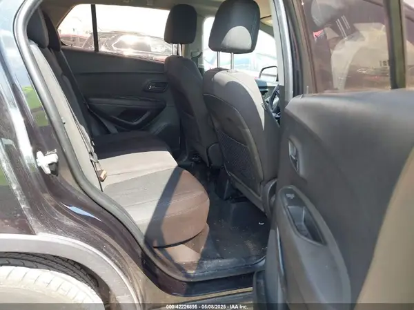 KL7CJKSB2GB685733 2016 CHEVROLET TRAX - Image 8