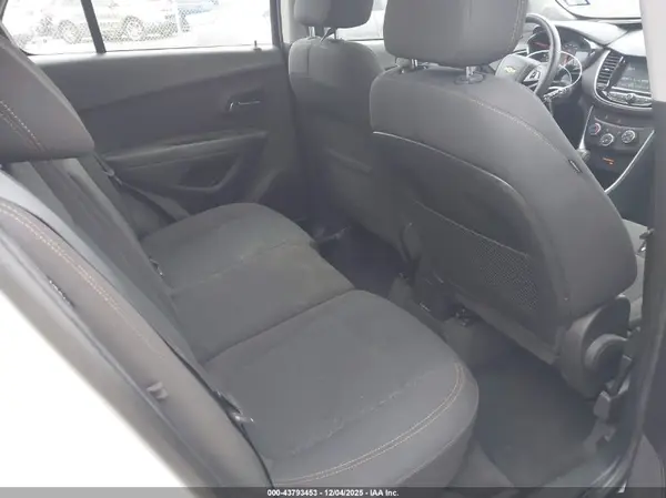 KL7CJKSB2HB111800 2017 CHEVROLET TRAX - Image 8