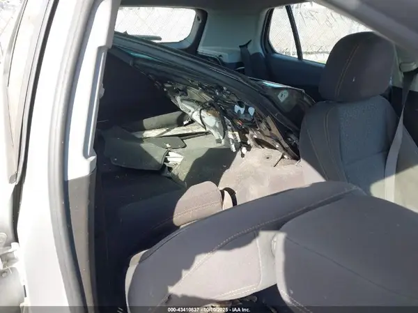 KL7CJKSB2HB186187 2017 CHEVROLET TRAX - Image 8