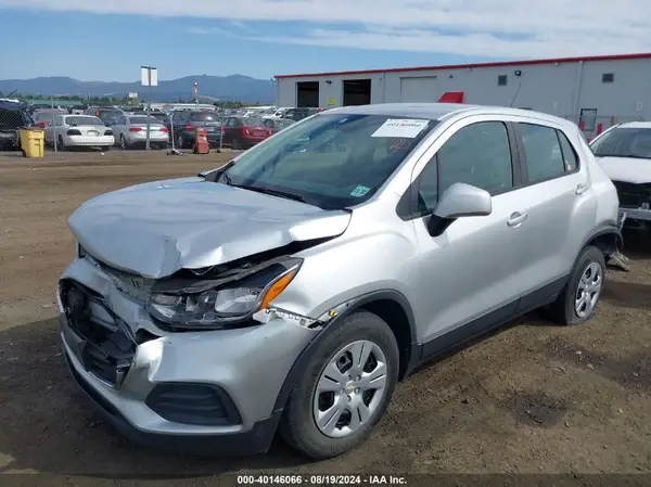 KL7CJKSB2HB208477 2017 CHEVROLET TRAX - Image 2