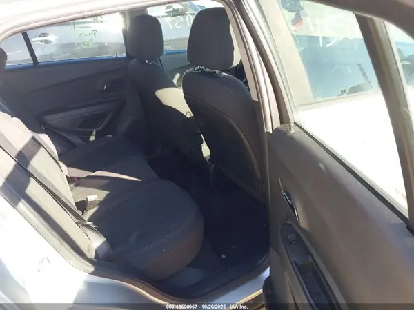 KL7CJKSB2HB229698 2017 CHEVROLET TRAX - Image 8