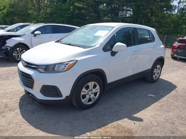 KL7CJKSB2HB238384 2017 CHEVROLET TRAX - Image 2