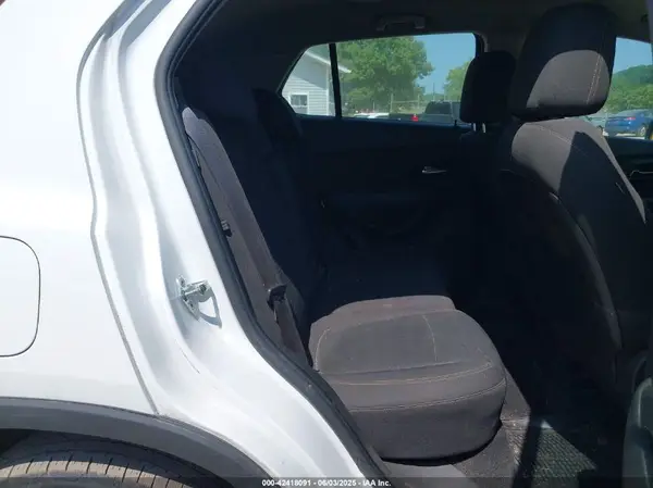 KL7CJKSB2HB238384 2017 CHEVROLET TRAX - Image 8