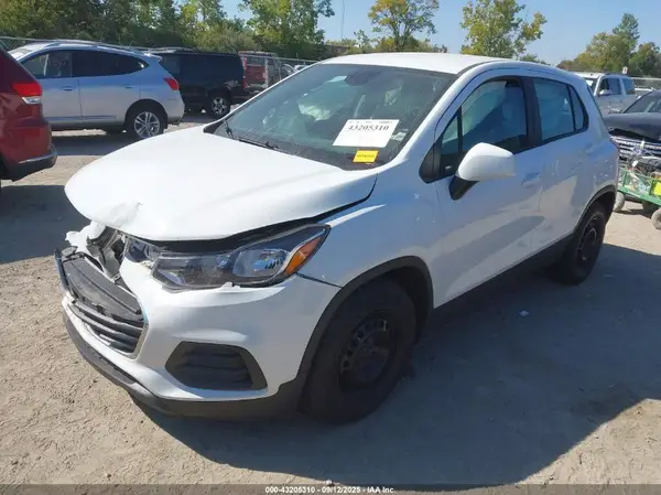 KL7CJKSB2HB244122 2017 CHEVROLET TRAX - Image 2