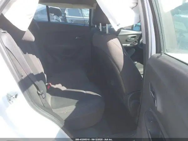 KL7CJKSB2HB244122 2017 CHEVROLET TRAX - Image 8