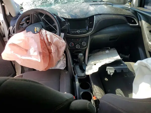 KL7CJKSB2JB548184 2018 CHEVROLET TRAX - Image 8