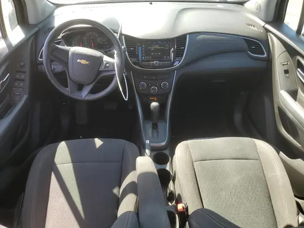 KL7CJKSB2JB606245 2018 CHEVROLET TRAX - Image 8