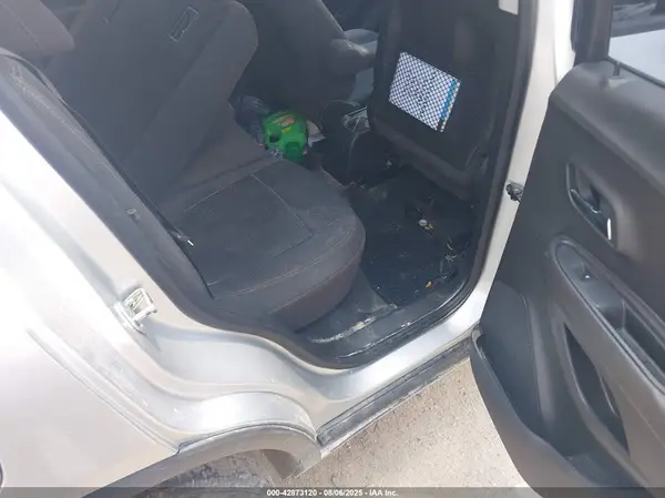 KL7CJKSB2JB645479 2018 CHEVROLET TRAX - Image 8