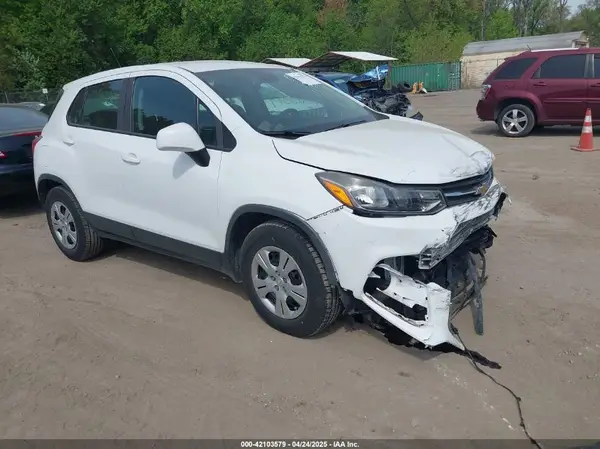 KL7CJKSB2JB721766 2018 CHEVROLET TRAX - Image 1
