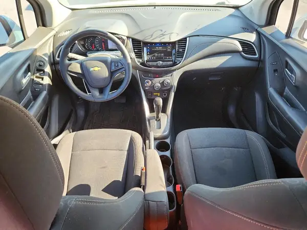 KL7CJKSB2JB721976 2018 CHEVROLET TRAX - Image 8
