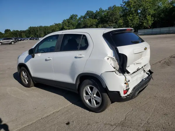 KL7CJKSB2LB017327 2020 CHEVROLET TRAX - Image 2
