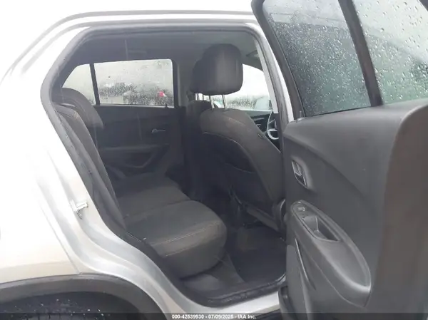 KL7CJKSB2LB018140 2020 CHEVROLET TRAX - Image 8