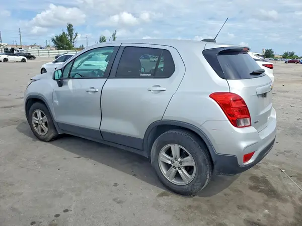 KL7CJKSB2LB019109 2020 CHEVROLET TRAX - Image 2